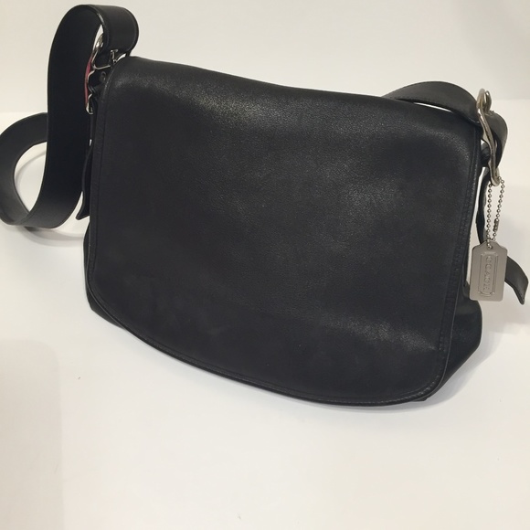 Coach Handbags - Coach Vintage Large Black Saddle Bag Purse